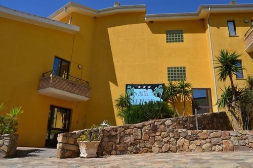 Hotel Le Palme Sant'Anna Arresi Exterior photo