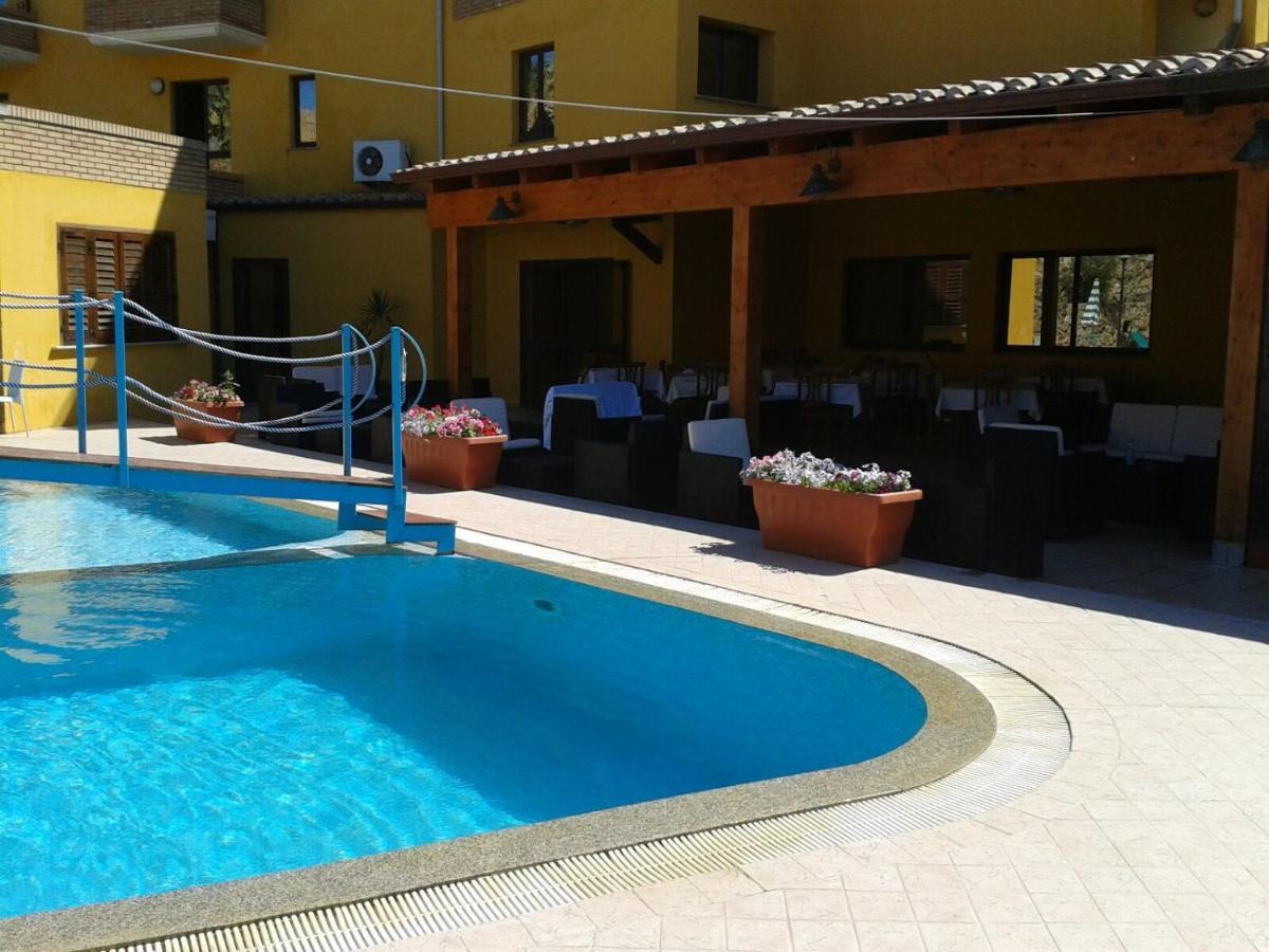 Hotel Le Palme Sant'Anna Arresi Exterior photo